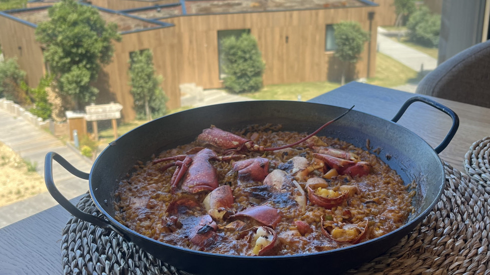 Un arroz con bogavante que combina sabor y frescura de la costa gallega