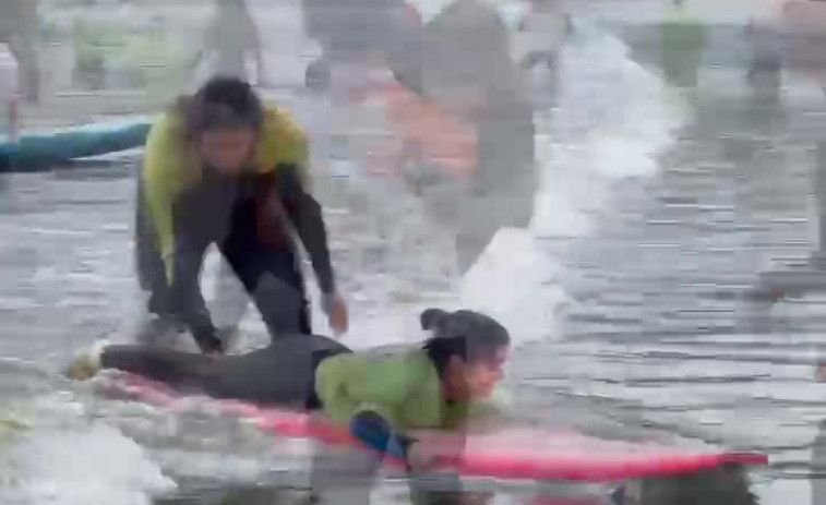 Bastiagueiro despide el primer Programa de Surf Inclusivo de la Fundación Amador de Castro