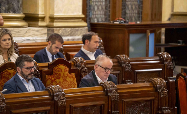 Faltadas, traseros al aire, pastillas para la garganta y el Capitán América
