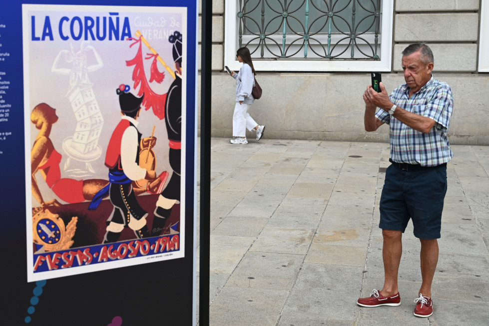 Exposición 'As Festas de María Pita a través dos seus carteis' FOTO Pedro Puig (7)