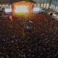 Bonnie Tyler contagió anoche su energía a una plaza de María Pita a rebosar | Ayuntamiento de A Coruña