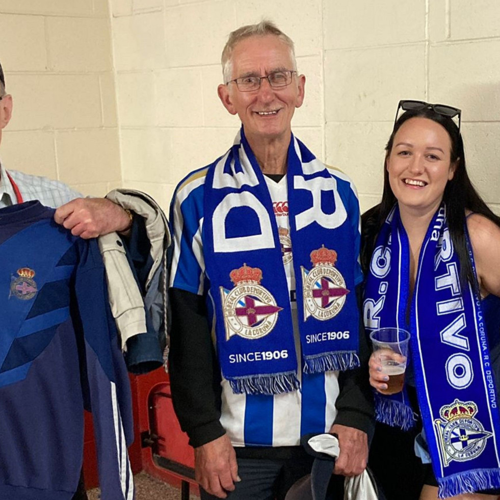La afición inglesa se rinde al Deportivo