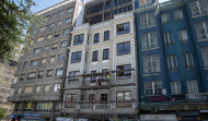 Polémica de altura: dos módulos coronan un edificio de 1940 en A Coruña
