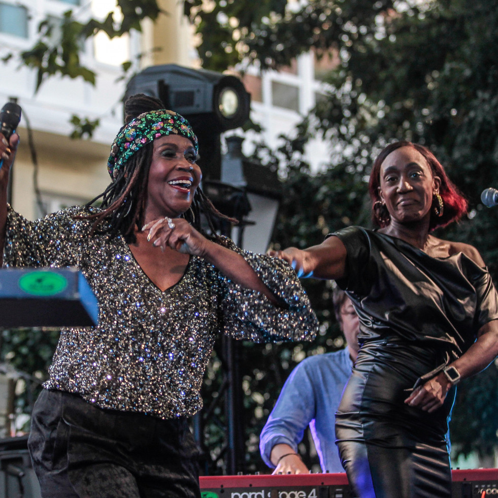 La histórica cantante que pasó de Glastonbury a la Ciudad Vieja de A Coruña