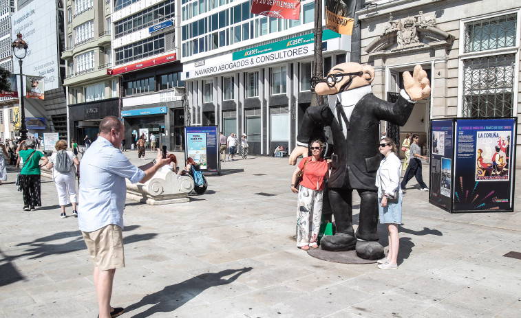 Están locos estos coruñeses (por los cómics): las figuras del Viñetas desde o Atlántico conquistan A Coruña