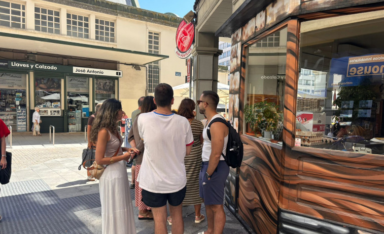 Una de las mejores tortillas de A Coruña provoca colas de más de una hora