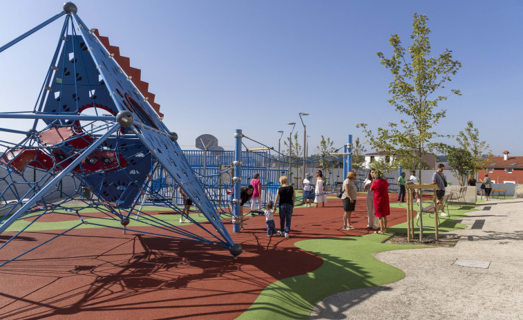 A Silva estrena parque infantil y pistas deportivas