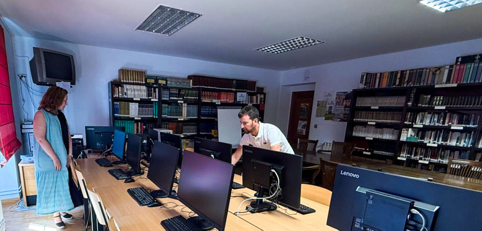 El Ayuntamiento de Paderne renueva los equipos informáticos de la biblioteca