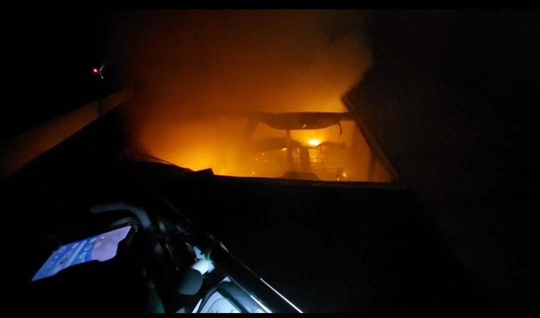 Incendio en una nave del polu00edgono de Bergondo @ Bomberos de A Coruu00f1a (2)