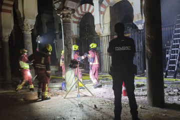 CÓRDOBA (ANDALUCÍA), 08/08/2025.- El incendio declarado este viernes en el interior de la Mezquita-Catedral de Córdoba, Patrimonio de la Humanidad, ha sido extinguido, según ha dicho a los periodi