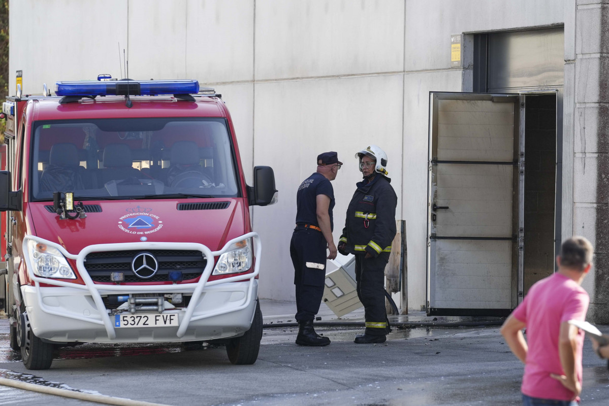 Incendio en la nave del polu00edgono de Bergondo @ Carlota Blanco (4)