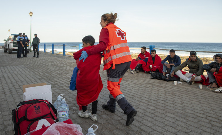 El traslado de los menores migrantes no acompañados desde Canarias a la Península comenzará este lunes