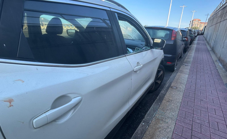 Continúa la ola de robos en coches con varios casos en Os Pelamios