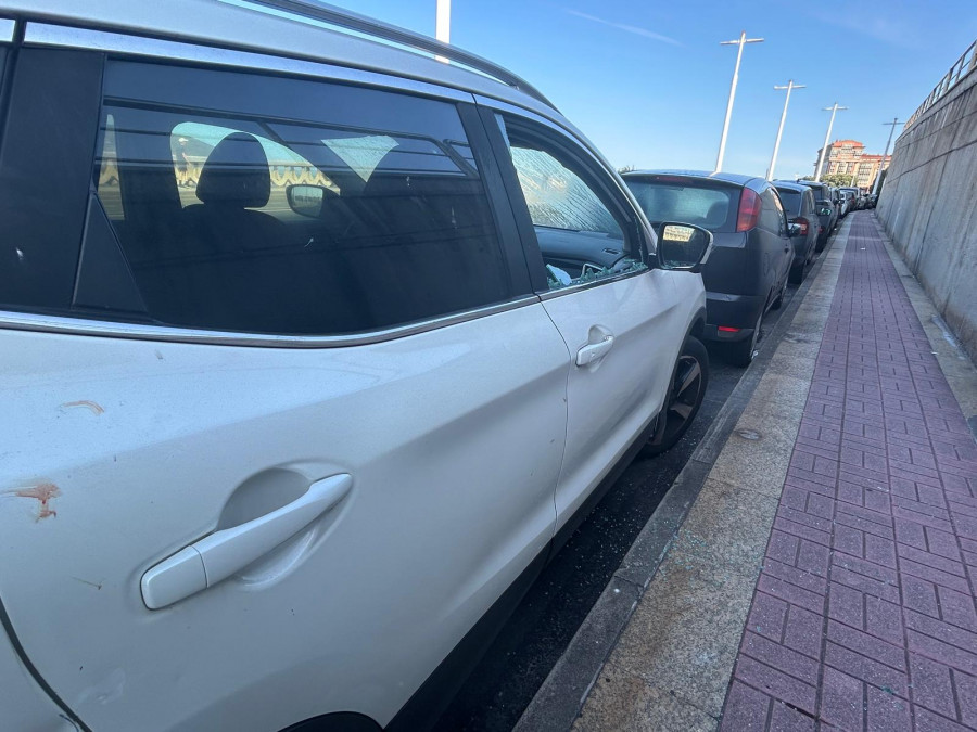 Continúa la ola de robos en coches con varios casos en Os Pelamios