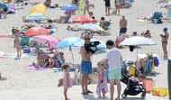 El día que A Coruña se bañó peligrosamente: carabelas, ‘mareas vivas’ y calor de récord