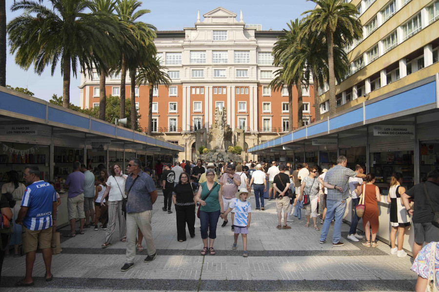 Entre la satisfacción y las dudas con la nueva ubicación de la Feria del Libro de A Coruña