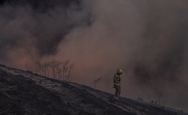 O lume de Chandrexa chega a 3.000 hectáreas e en Verín desactívase o nivel 2