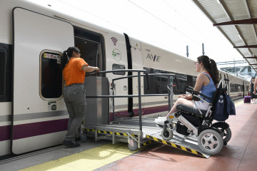 Plataforma Adif  para silla de ruedas