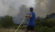 Los menores del campamento de Manzaneda confinados por los incendios están fuera de peligro