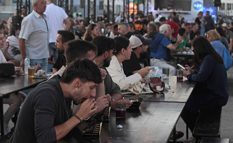 Así es The Champions Burger en A Coruña: la feria de la burger que parece las fiestas de O Burgo