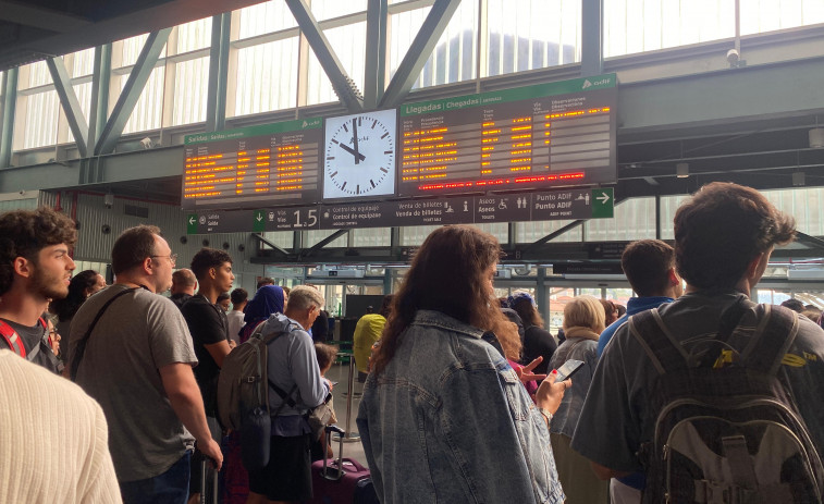 Renfe reanuda servicio de alta velocidad a Galicia suspendido ayer por incendio en Ourense