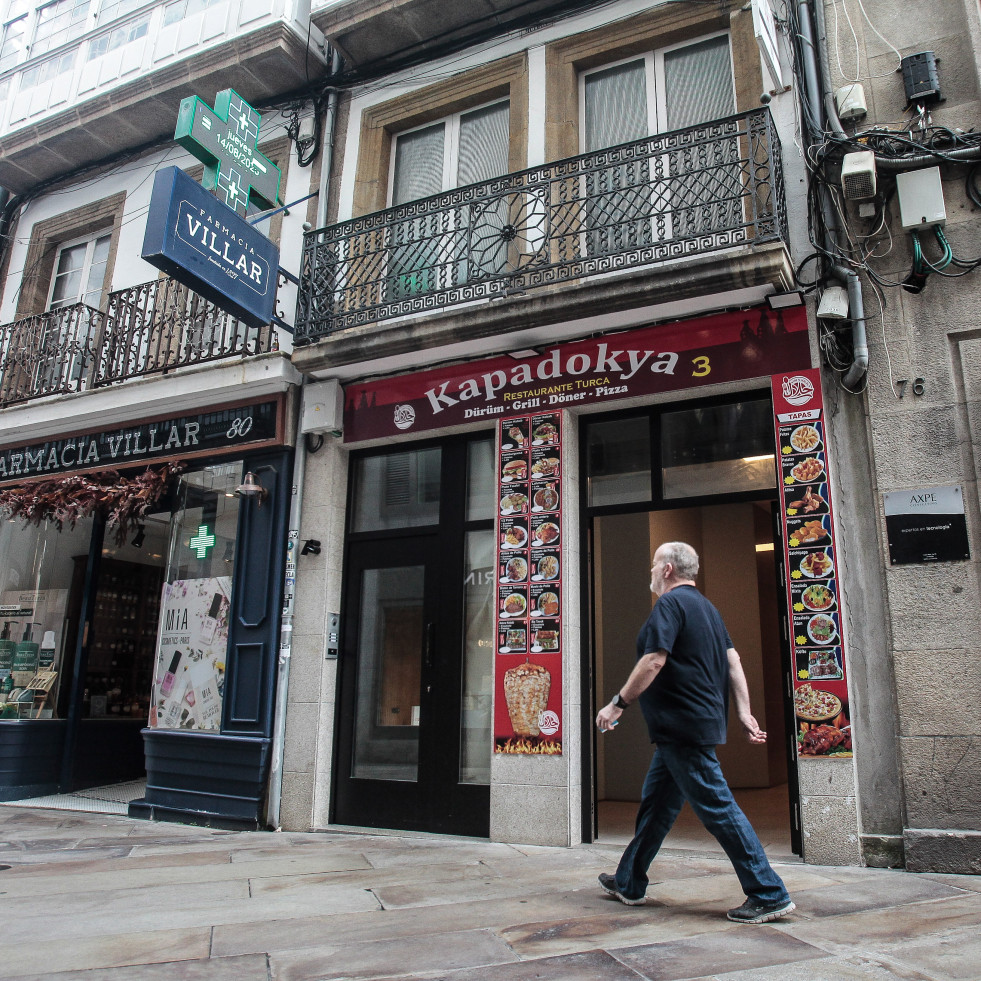 Así es el nuevo restaurante internacional que se sitúa junto al segundo negocio más antiguo de A Coruña