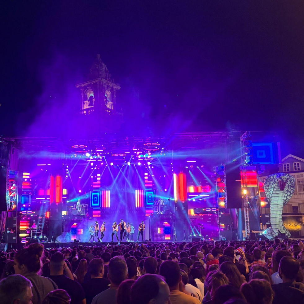 Estas son las fiestas del fin de semana en A Coruña y su área: Batalla Naval en A Coruña y orquestas top para un fin de semana lleno de espectáculo