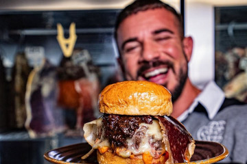 cenando con pablo champions burger