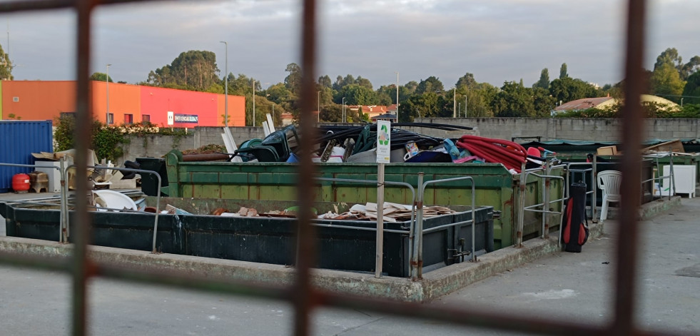 Oleiros carga contra el Consorcio As Mariñas por las carencias en el “servizo de recollida de lixo”
