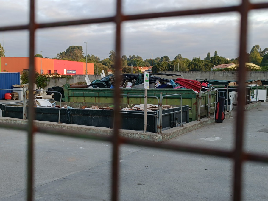 Oleiros carga contra el Consorcio As Mariñas por las carencias en el “servizo de recollida de lixo”