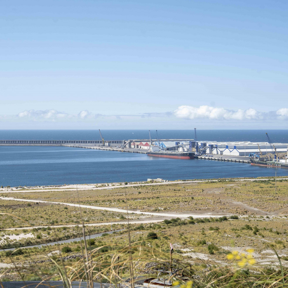 Langosteira activa el proyecto del muelle de eólicos y energías verdes