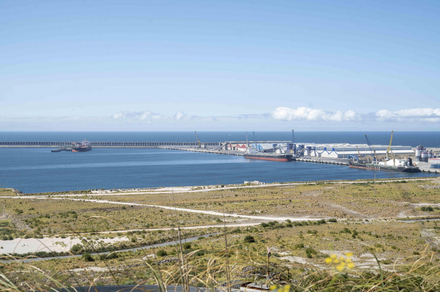 Langosteira activa el proyecto del muelle de eólicos y energías verdes
