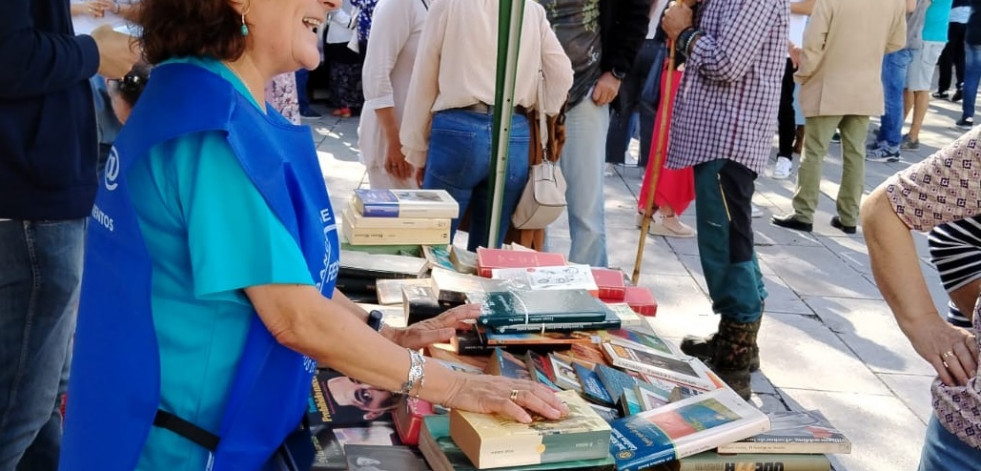 Pastoriza, en Arteixo, muestra su lado más solidario: libros por alimentos