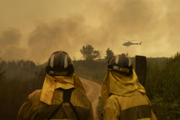 EuropaPress 6902484 extincion fuego carretera acceso poblacion cualedro 15 agosto 2025 cualedro 16293047