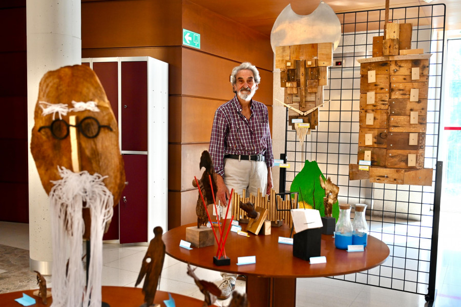 Arte reciclado en Elviña: la biblioteca González Garcés expone la obra  de Jesús Granja