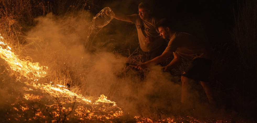 A Coruña se suma a la lucha contra los incendios con el envío de materiales