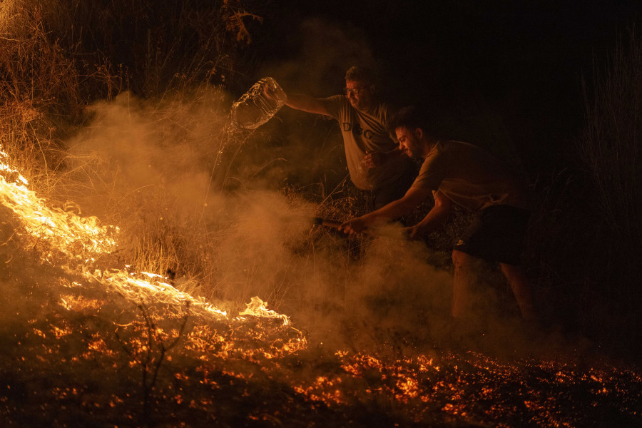 A Coruña se suma a la lucha contra los incendios con el envío de materiales