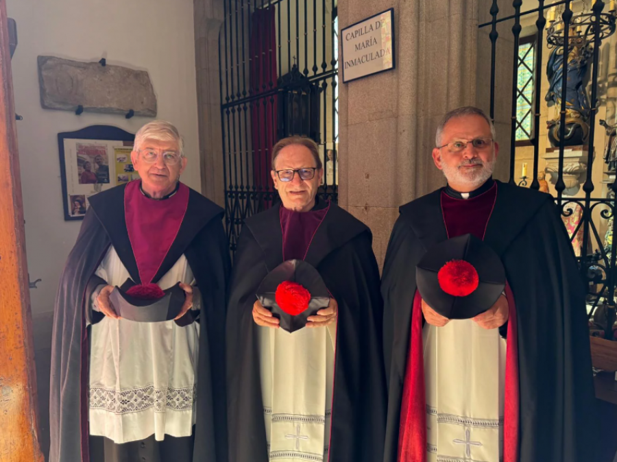La Colegiata de A Coruña ya cuenta con sus tres nuevos canónigos