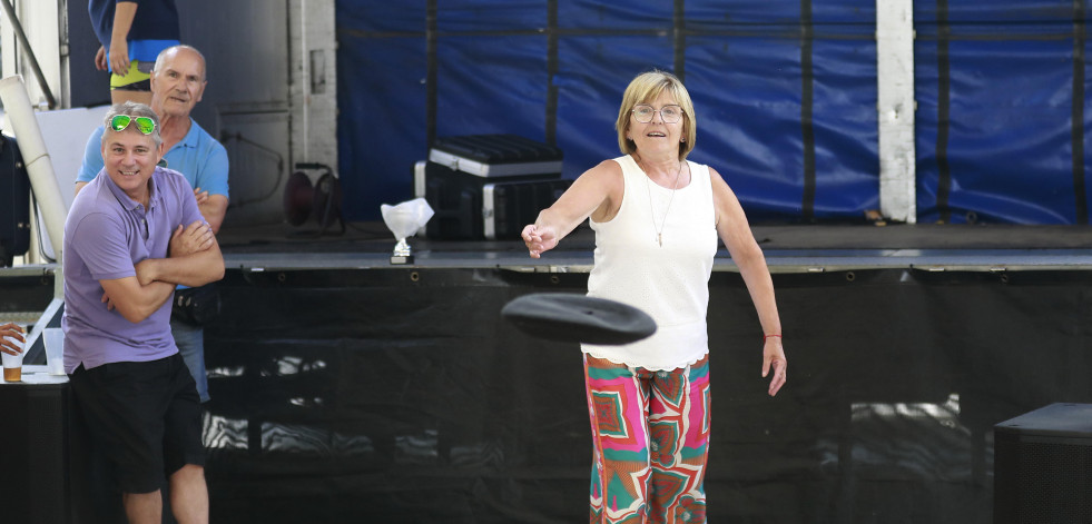 Los vecinos de Pastoriza clausuran en el ‘boinódromo’ sus fiestas de agosto