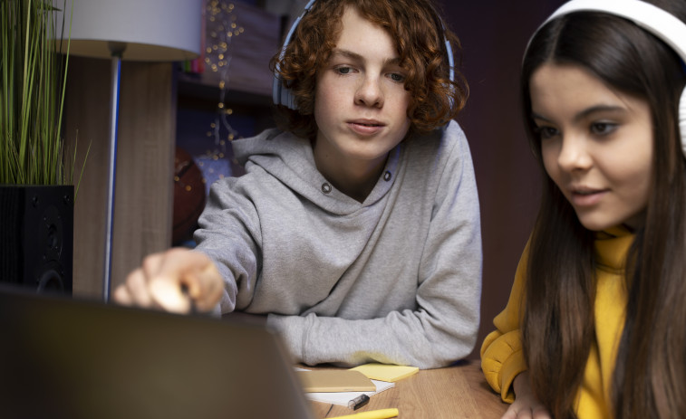 Los estudiantes que dependen de la IA pierden habilidades de lectura y sufren problemas de comprensión