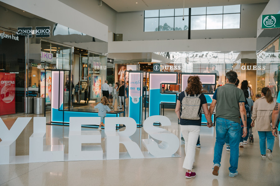Coruña The Style Outlets celebra este jueves su 80’s Party con descuentos del 80% en 38 marcas