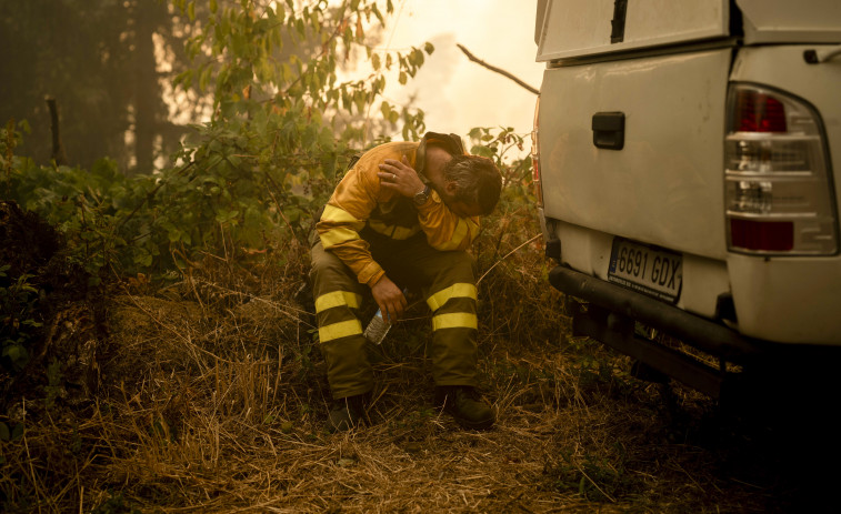 El bombero forestal que murió anoche en León era originario de Ourense y tenía 57 años