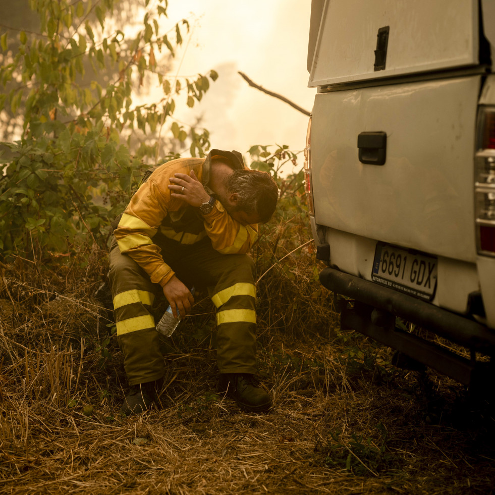 El bombero forestal que murió anoche en León era originario de Ourense y tenía 57 años