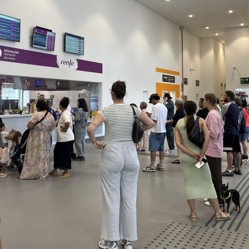 Continúa la incertidumbre en la estación de tren de A Coruña: “No nos dan más alternativas”