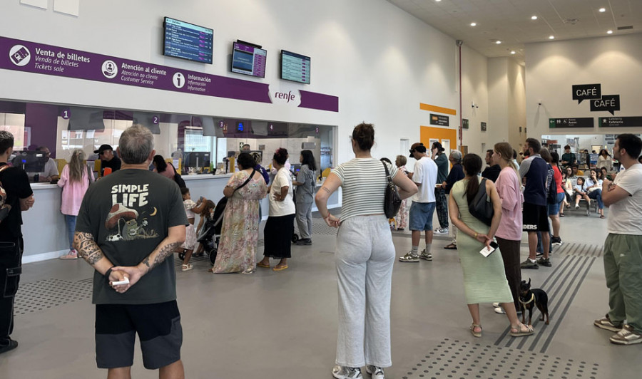 Continúa la incertidumbre en la estación de tren de A Coruña: “No nos dan más alternativas”