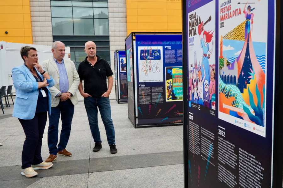 Marineda City acoge la exposición “Las Fiestas de María Pita a través de sus carteles” hasta el 31 de agosto