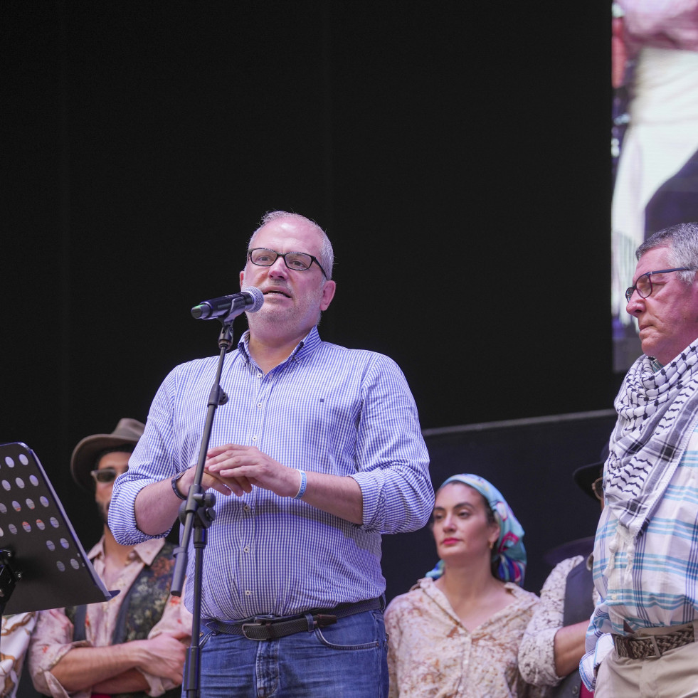 O Castrillón entró en fiestas con un enaltecimiento del 'barrionalismo'