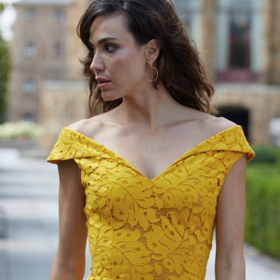 Invitada de mañana o de tarde: cuatro looks con sello español para acertar siempre