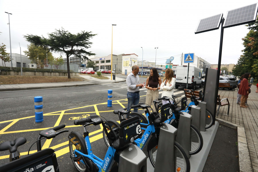 A Coruña suma tres nuevas bases de BiciCoruña, dos de ellas con suministro de energía solar