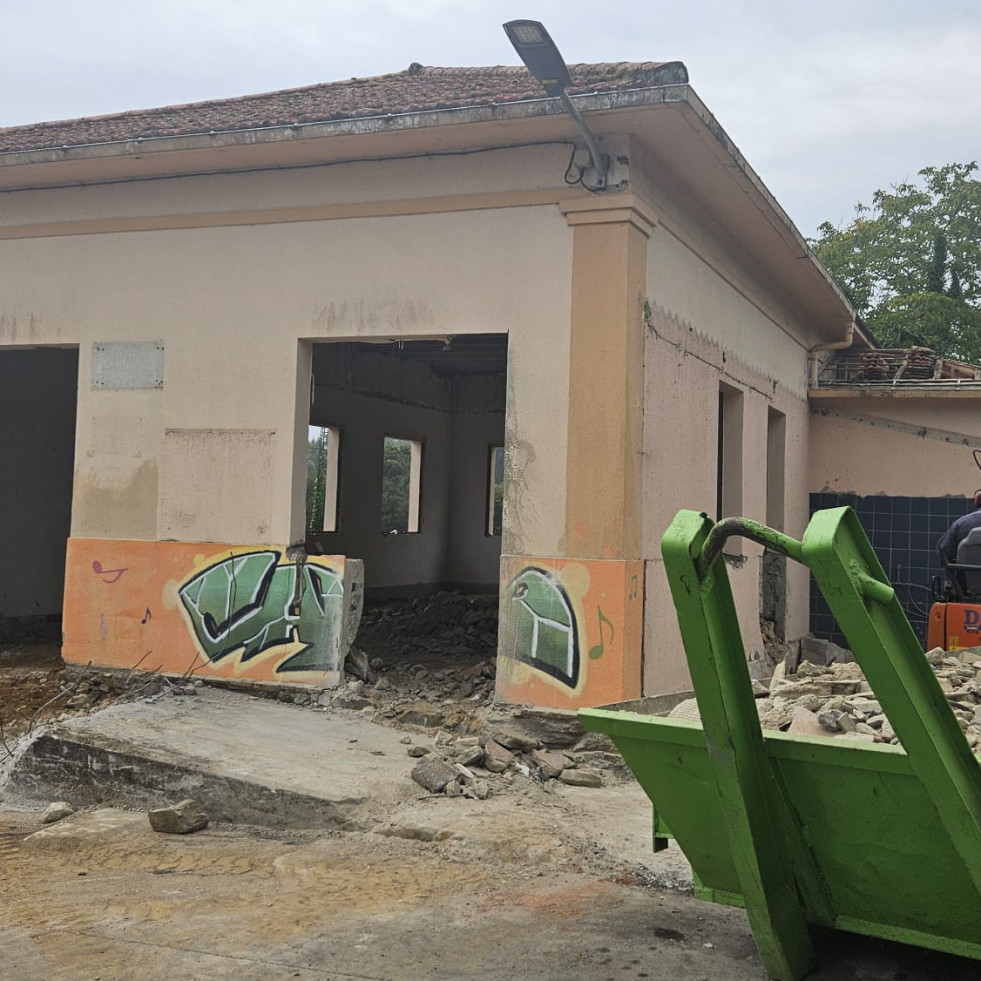 El Concello inicia las obras de reforma integral del centro social de Ouces